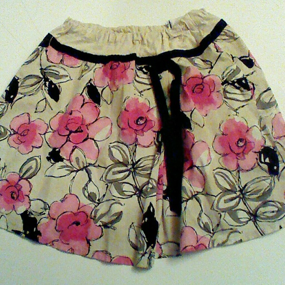 Dresses & Skirts - Skirt